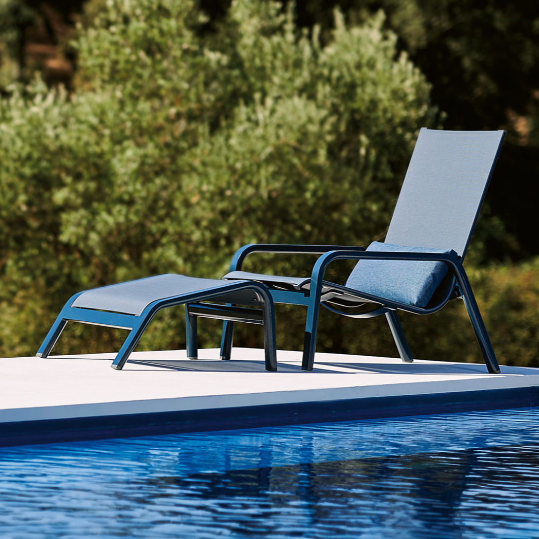 Gandia Blasco | Stack Loungestuhl mit hoher Lehne