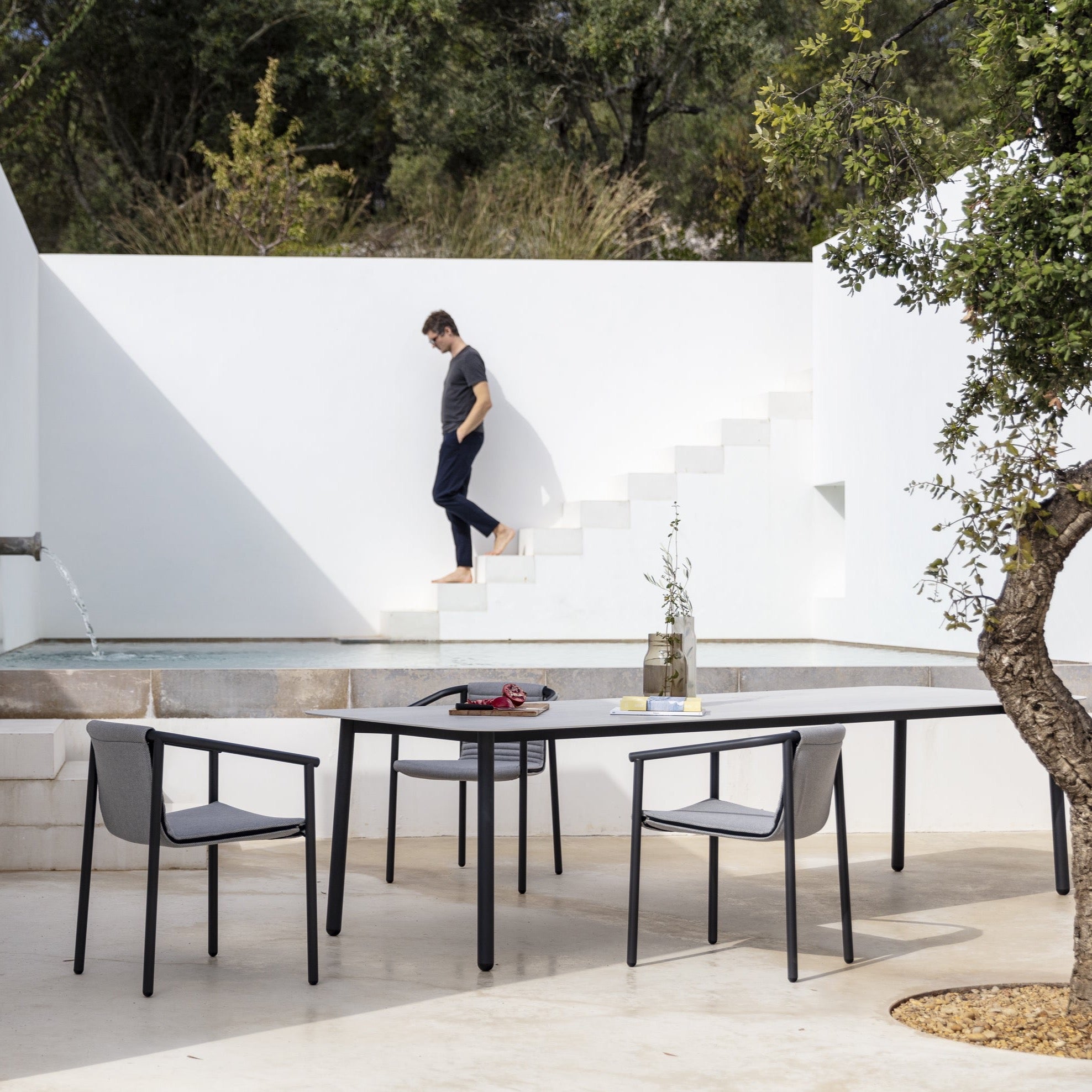 Todus I Duct Round Armlehnenstuhl