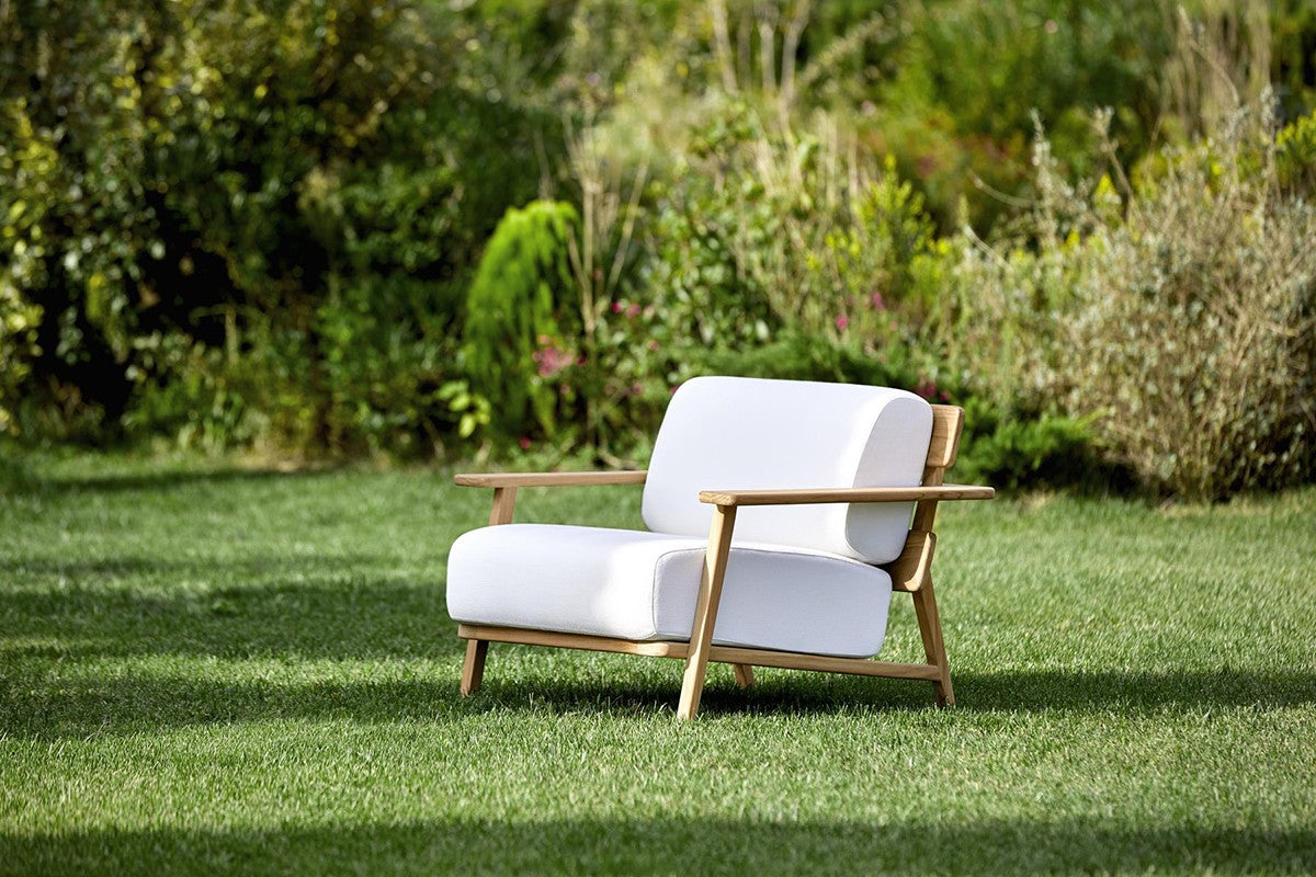 Point Parallel upholstered armchair