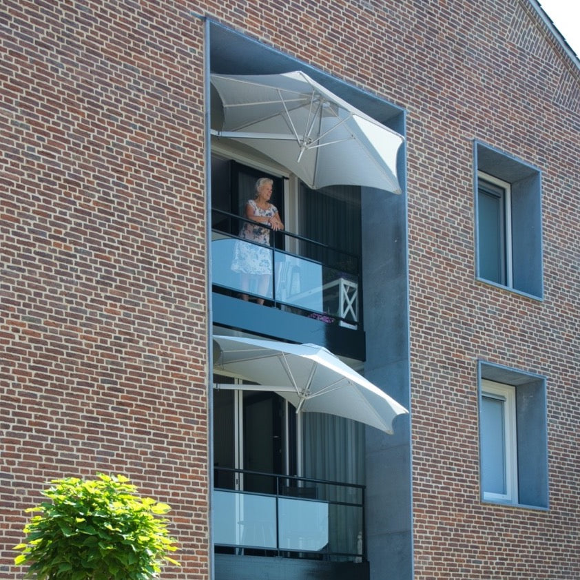 Umbrosa I Paraflex wall parasol