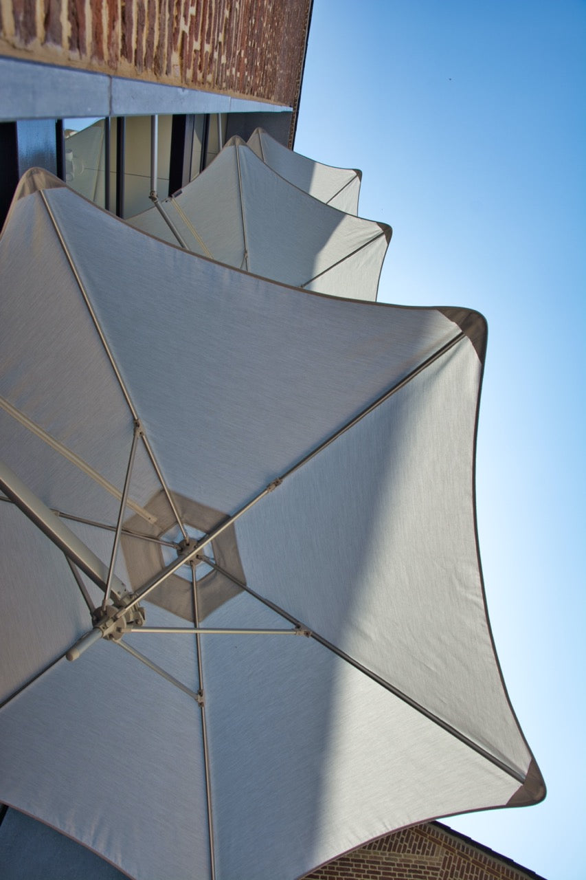 Umbrosa I Paraflex wall parasol
