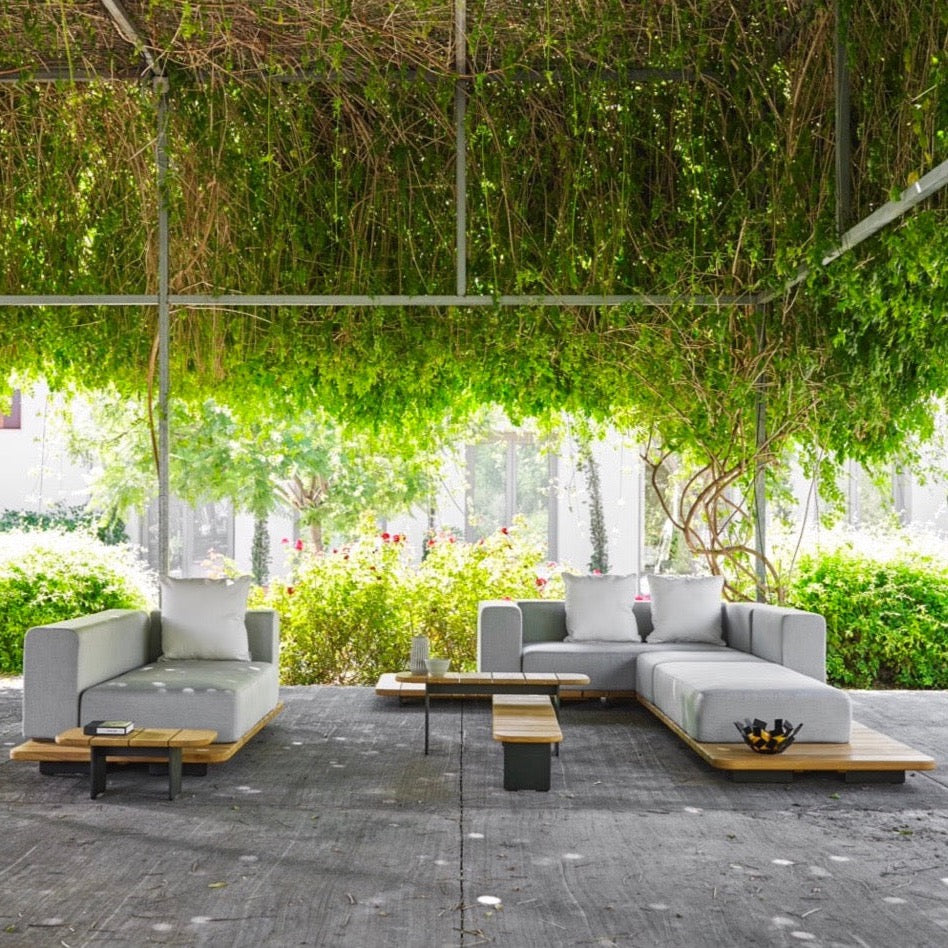 Point I Pal Zweisitzer Ecksofa links mit Hocker und Ablage rechts