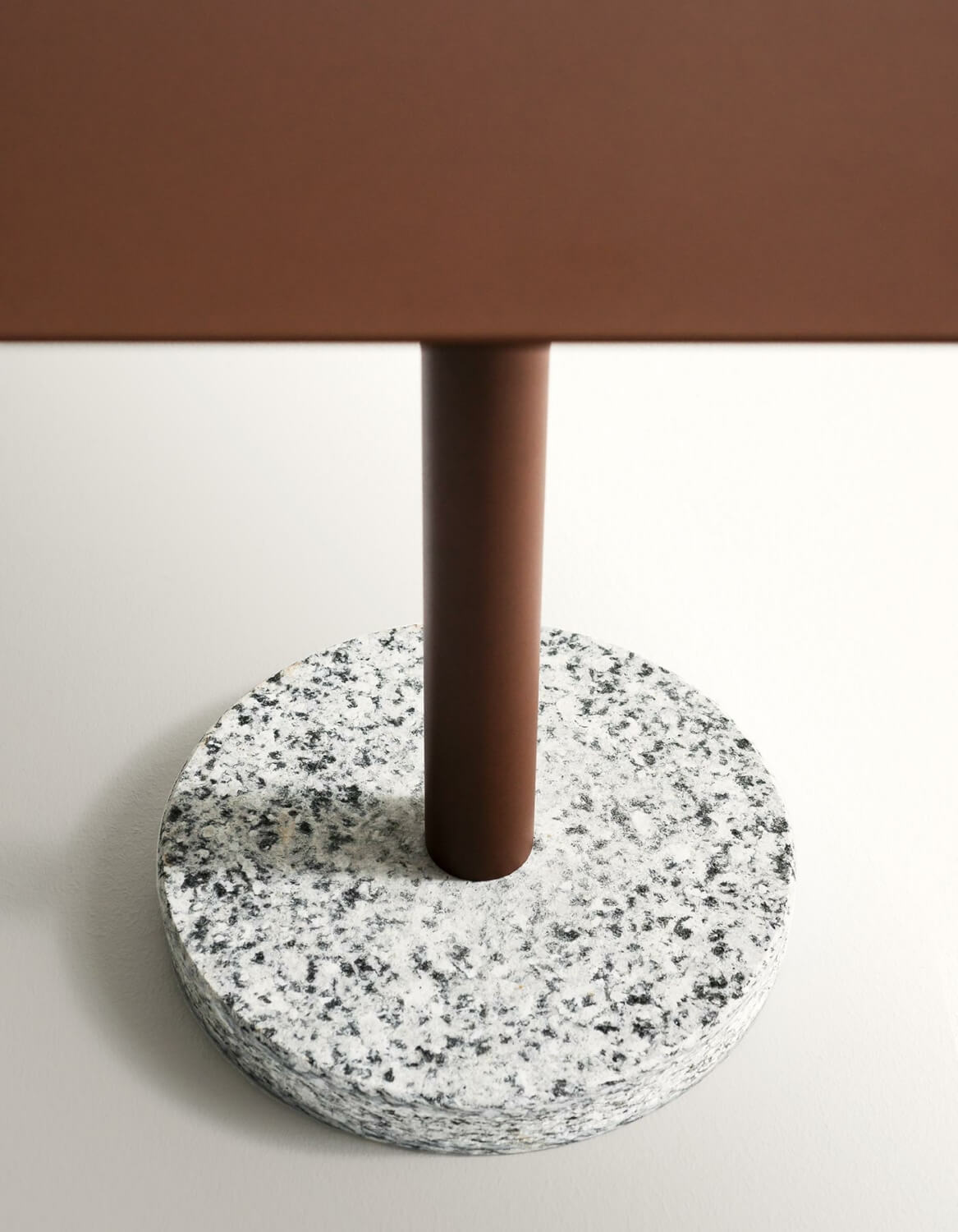 Roda Bernardo Side Table - quadratisch in Rust