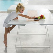 Ego Paris Esstisch Extrados 180 in weiß mit holzfarbenen Tischläufer