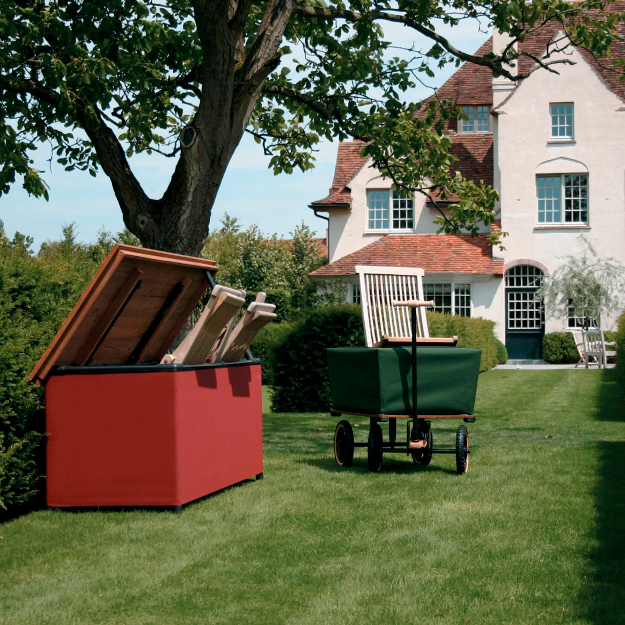 Tradewinds I Chest'r Pillow Chest