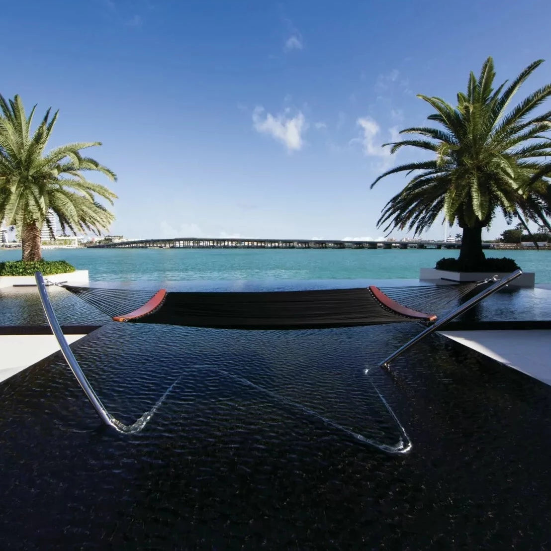 Tuuci | Twin Air Lounge