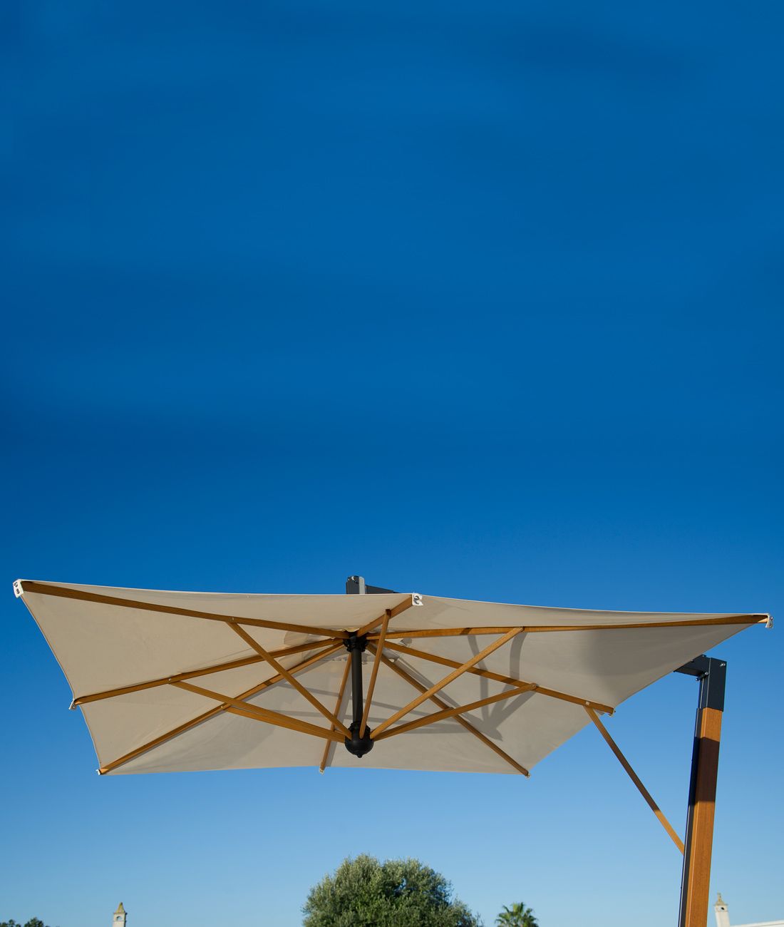 Unopiu I Salento Ampelschirm mit seitlichem Mast