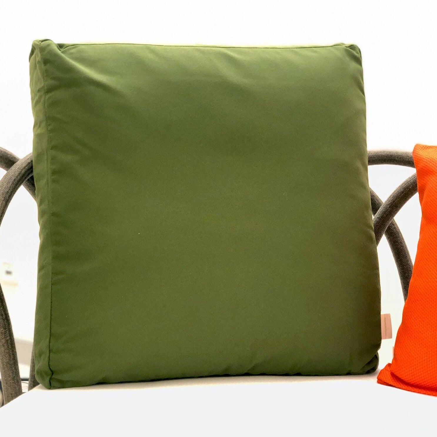 Unopiu Rückenkissen in grün aus der Color Collection.