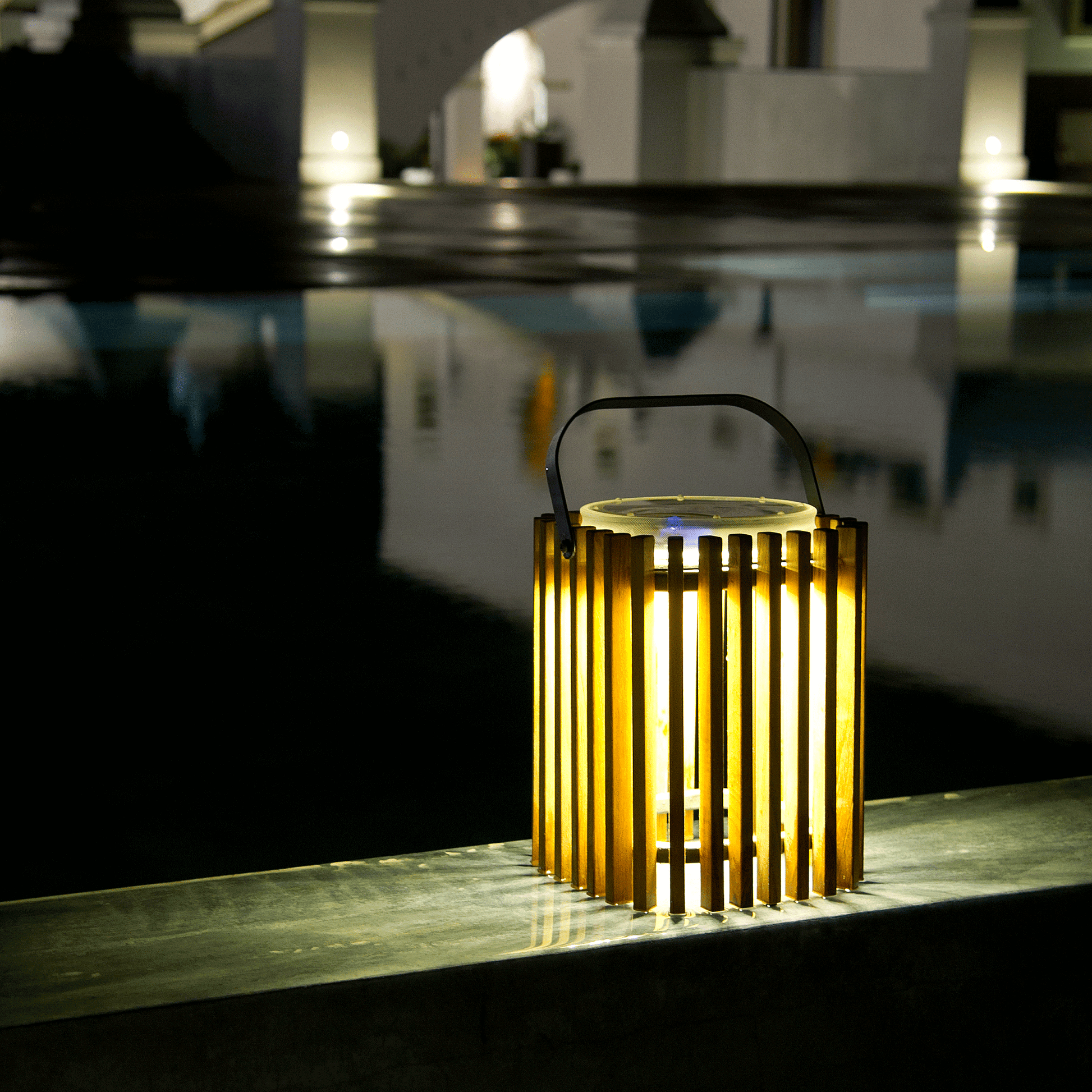 Unopiu Solare quadratische Teak Bodenleuchte 24x24x30cm.