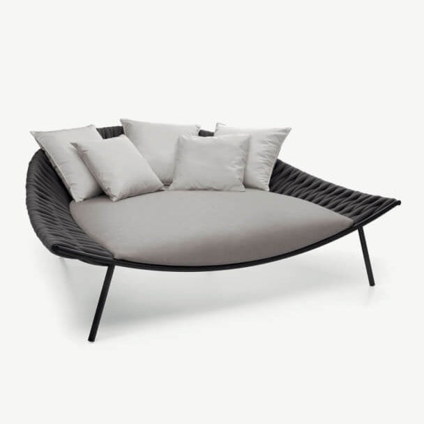 Roda Arena daybed mit Kissen in Stein