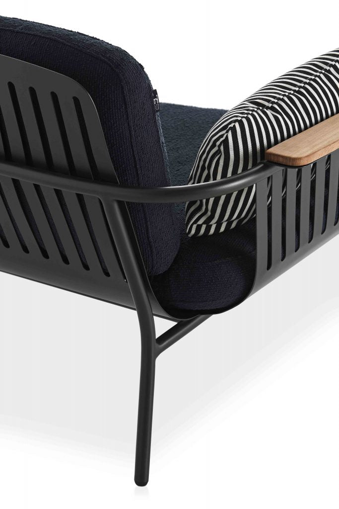 Gandia Blasco Capa 2 Seat Sofa in grün/blau, Details Rückansicht  Gandia Blasco Capa 2 Seat Sofa in schwarz/blau, Details Rückansicht  