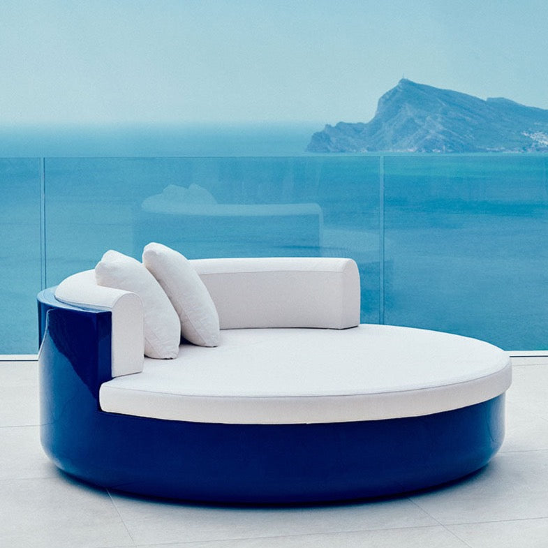 Vondom ULM daybed with fixed backrest