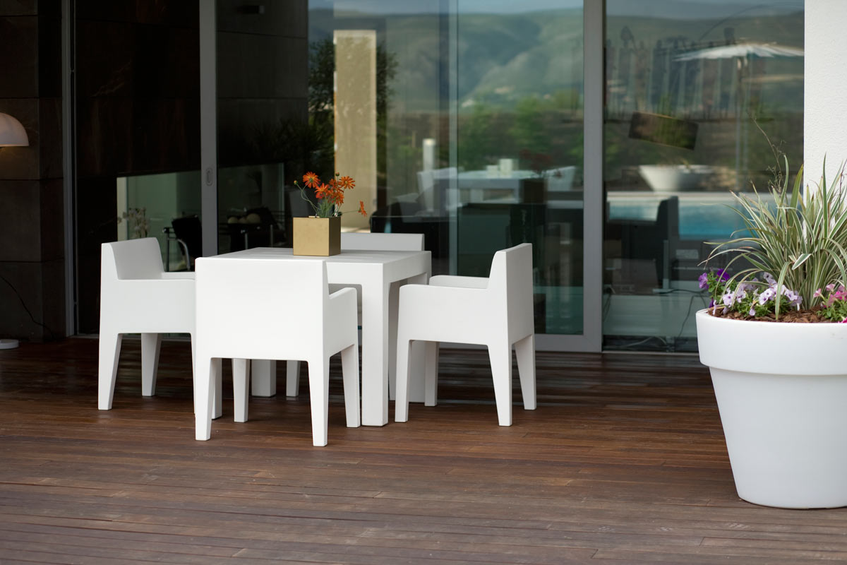 Vondom JUT armchair