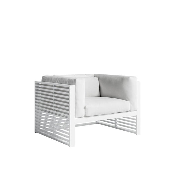 Gandia Blasco DNA Lounge Chair in weiß, Frontansicht. leicht seitlich