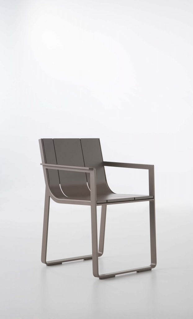 Gandia Blasco Flat Dining Armchair in bronze, Frontansicht 