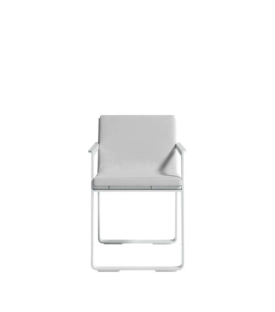 Gandia Blasco Flat Dining Armchair in weiß, Frontansicht
