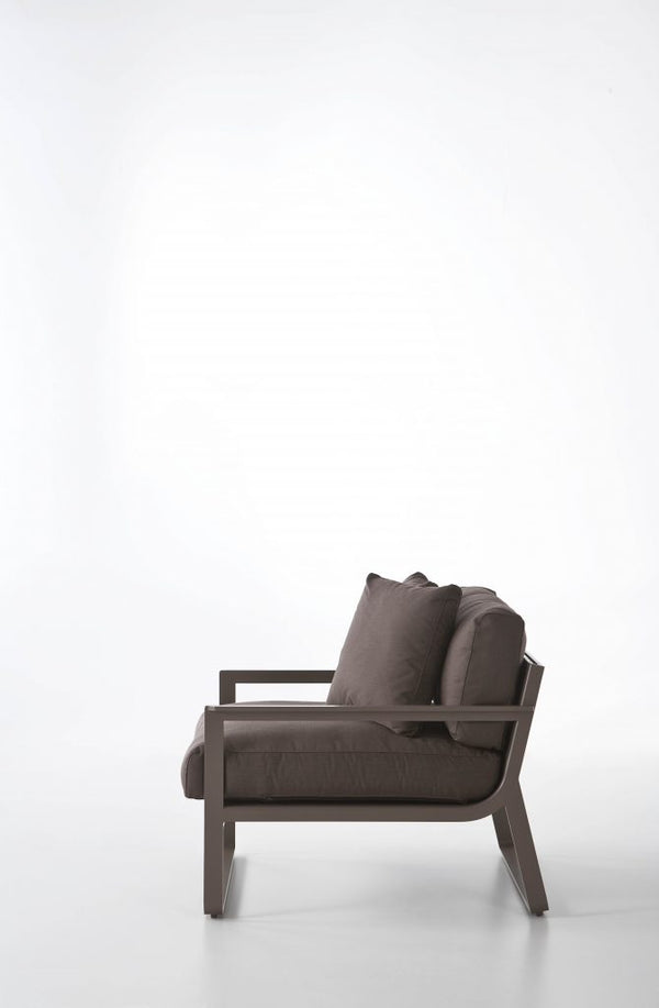 Gandia Blasco Flat Lounge Chair in braun, Seitenansicht 