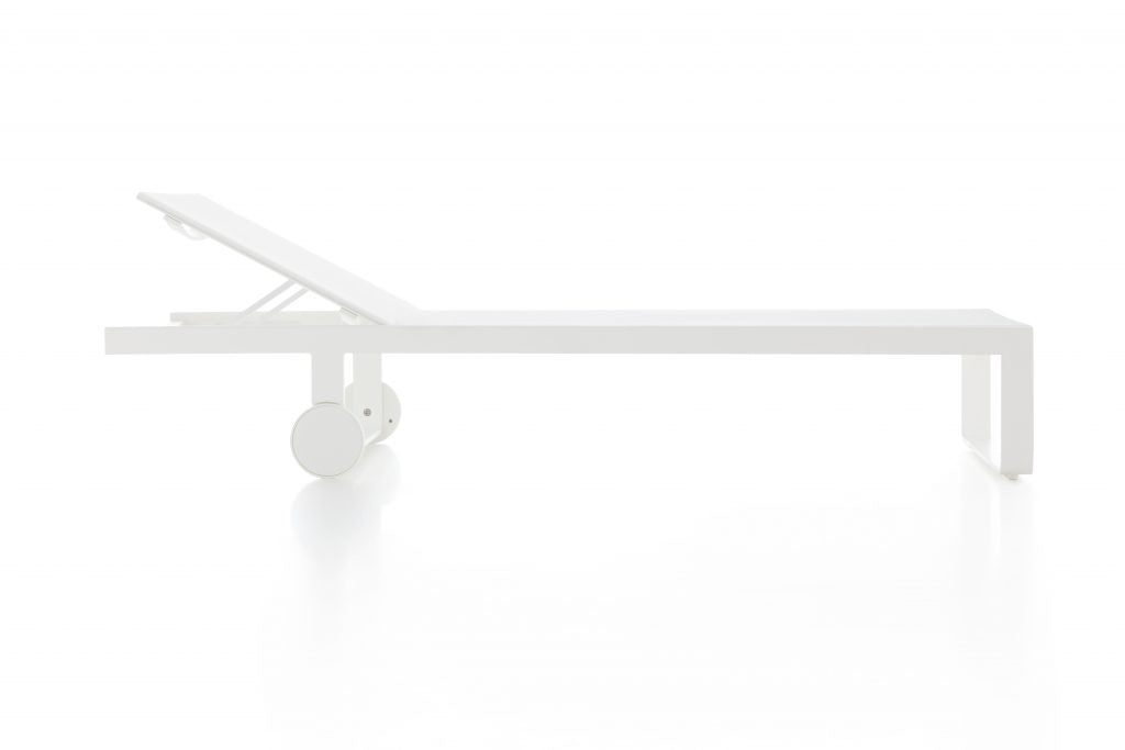 Gandia Blasco Flat Textil High Chaise Lounge in weiß, Seitenansicht, Lehne nach oben 