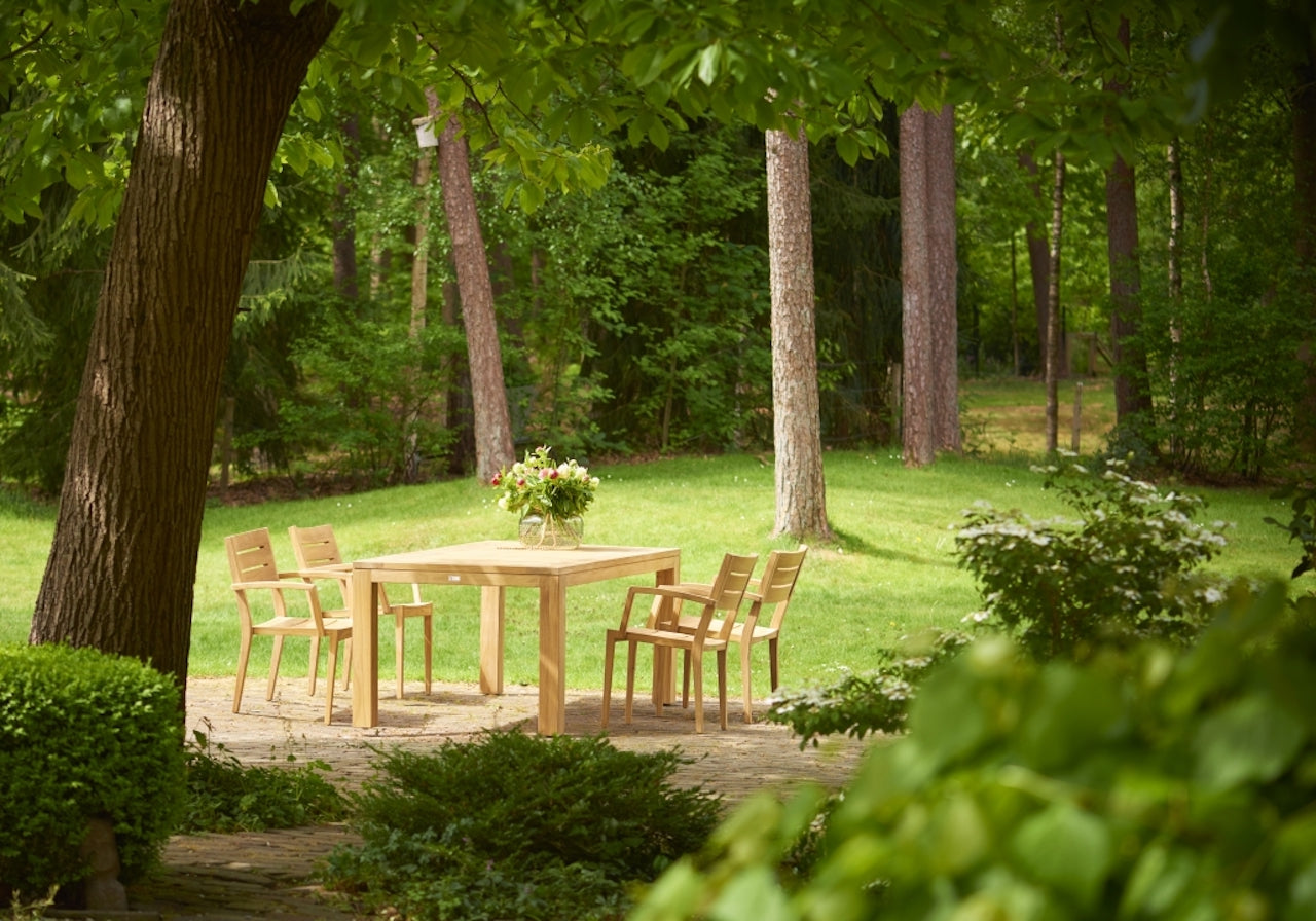 Traditional Teak I Grace Stapelstuhl