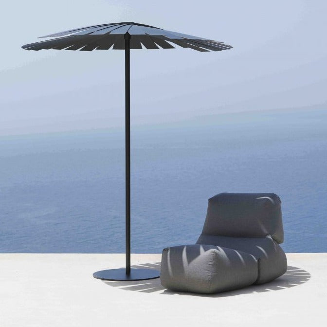 Gandia Blasco Grapy Lounge Chair in grau, Frontansicht 