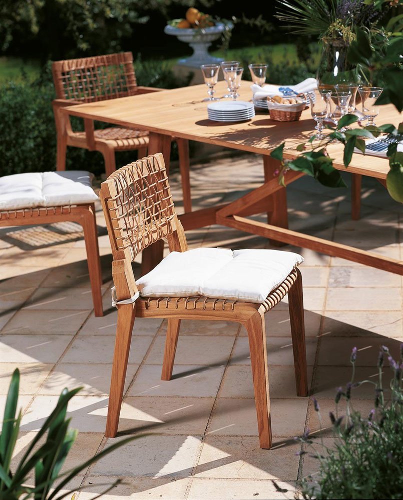 Unopiu Teakholz Stuhl Synthesis mit einem weißem Sitzkissen in Diamante weiß