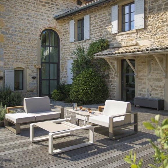 Ego Paris Lounge Meridian Teak mit weißen Kissen