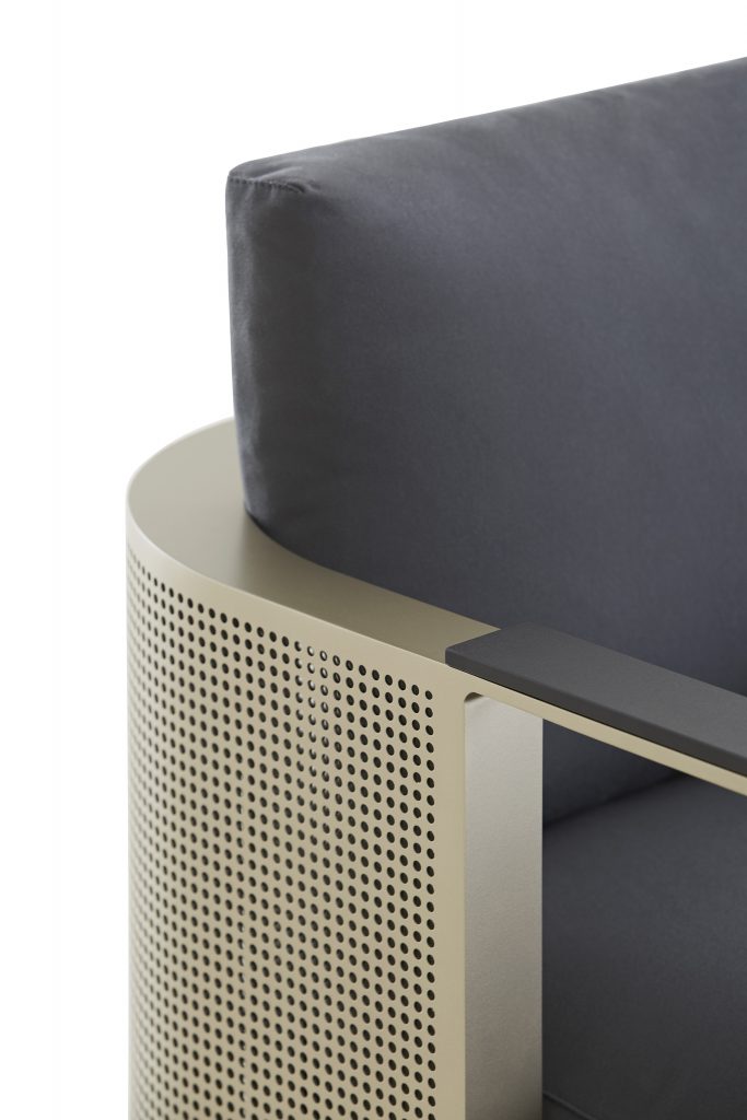 Gandia Blasco Solanas Club Armchair in gold, Details