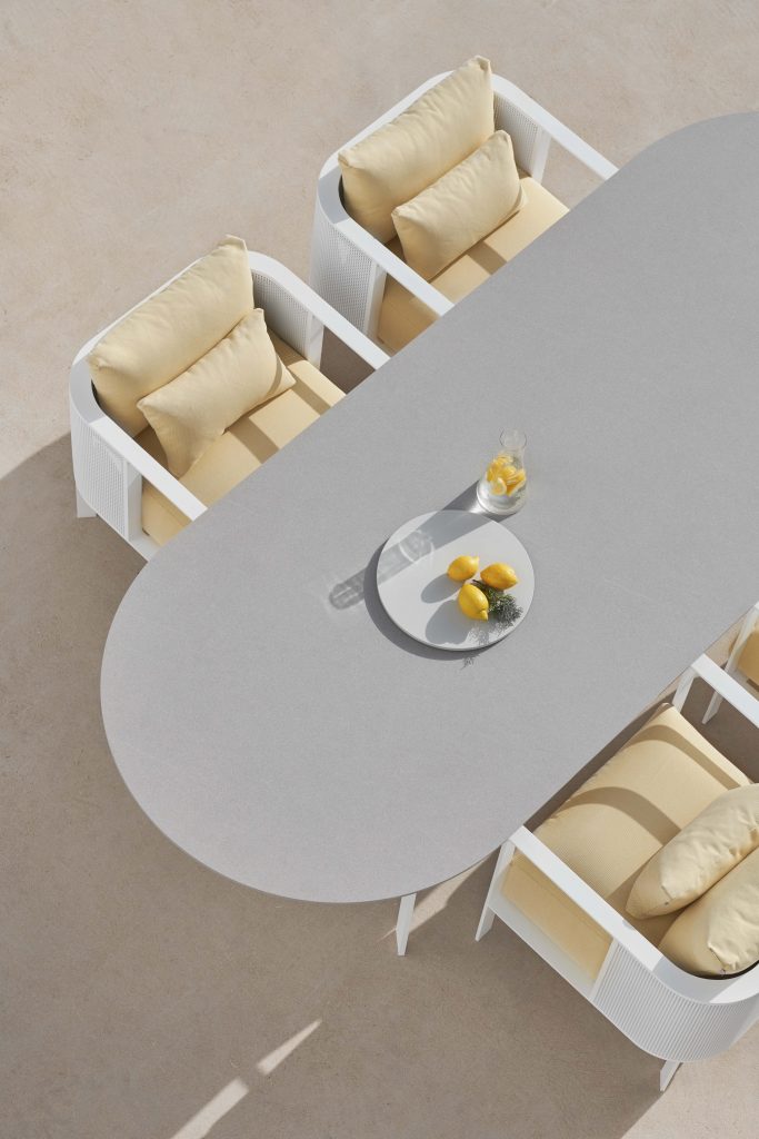 Gandia Blasco Solanas Club Armchair in weiß,  Ansicht von oben