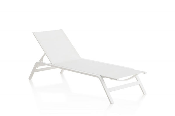 Gandia Blasco Stack Chaise Lounge in weiß, Frontansicht, ohne Arme, ohne Räder