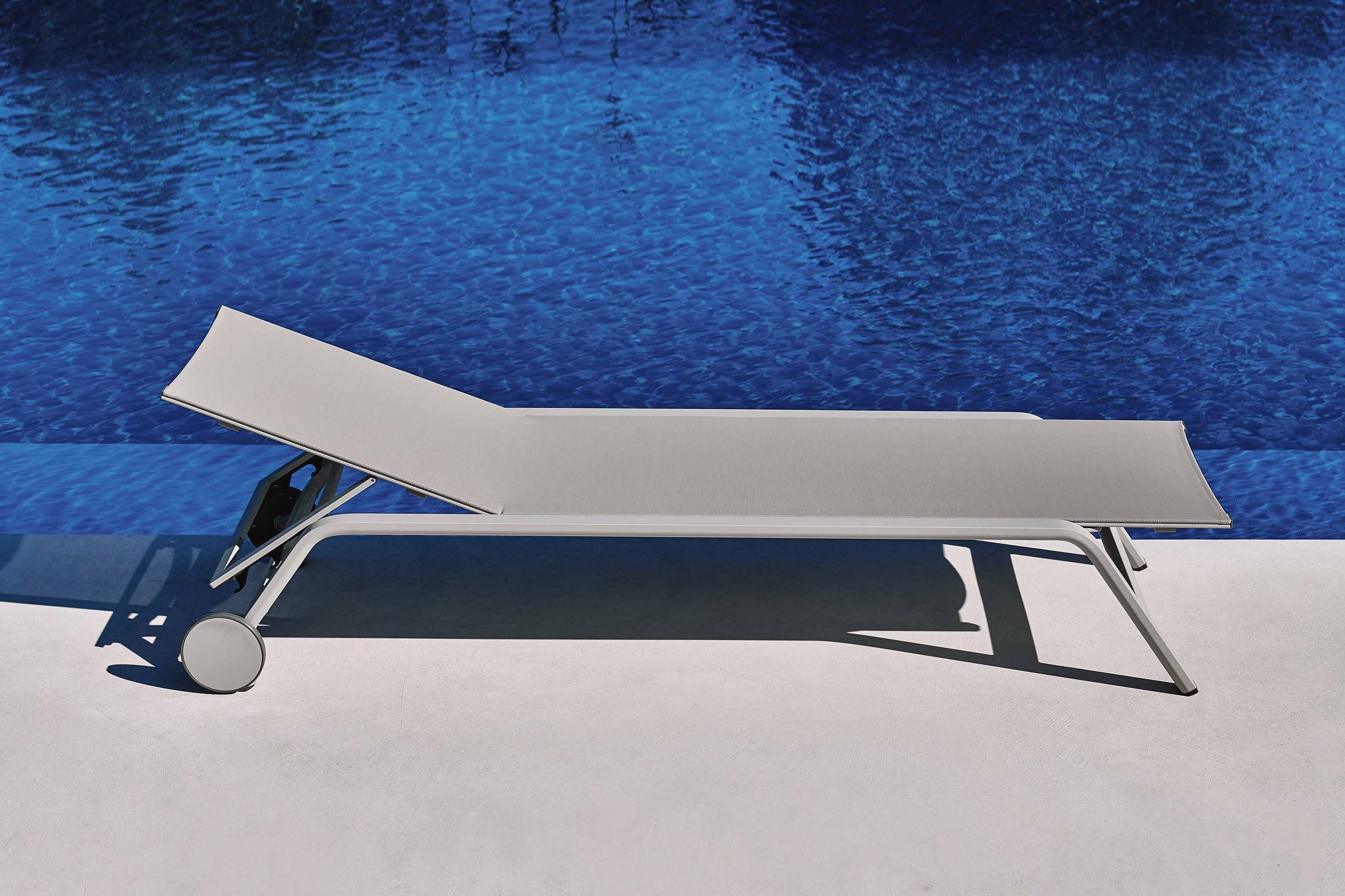 Gandia Blasco | Stack Sonnenliege mit Rollen