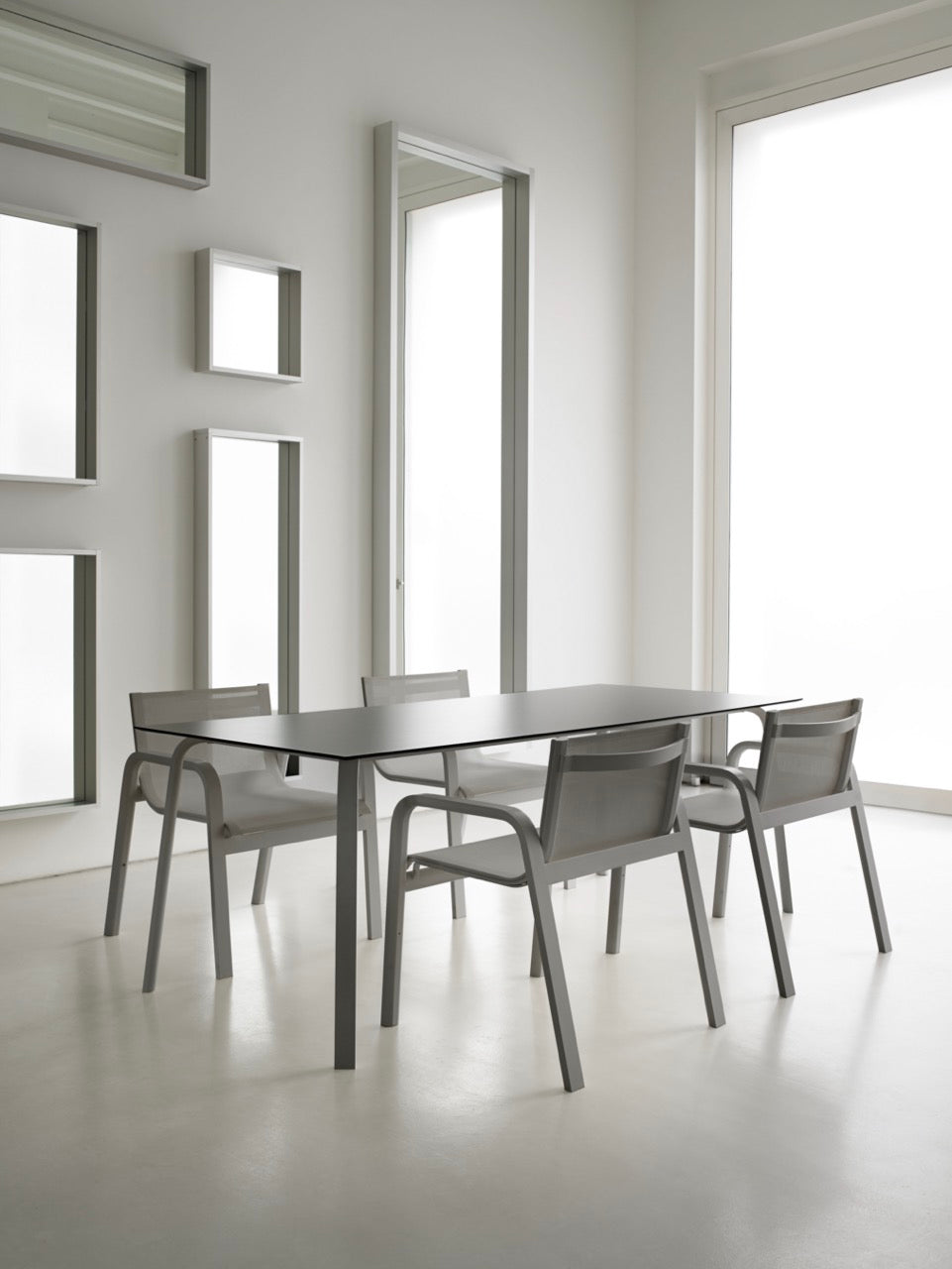 Gandia Blasco | Stack Dining Club Armchair stapelbar