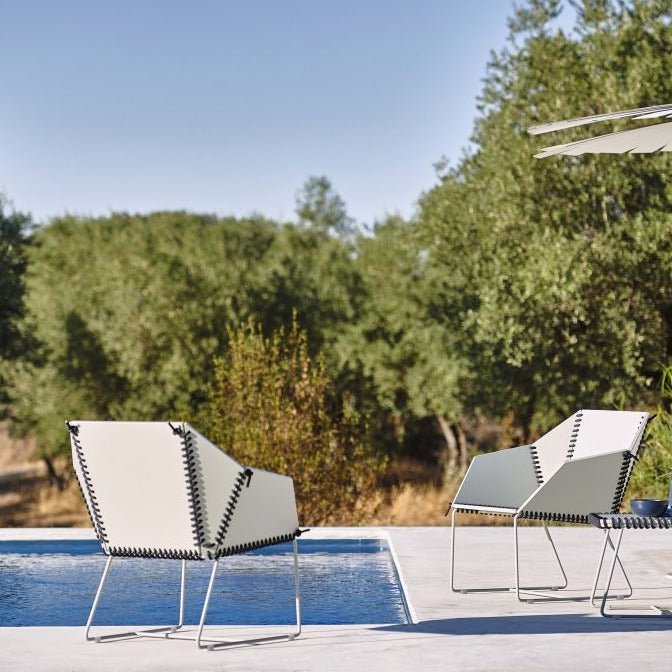 Gandia Blasco Textile Club Armchair in agategrau, Front- & Rückansicht, 2 Stühle am Pool,