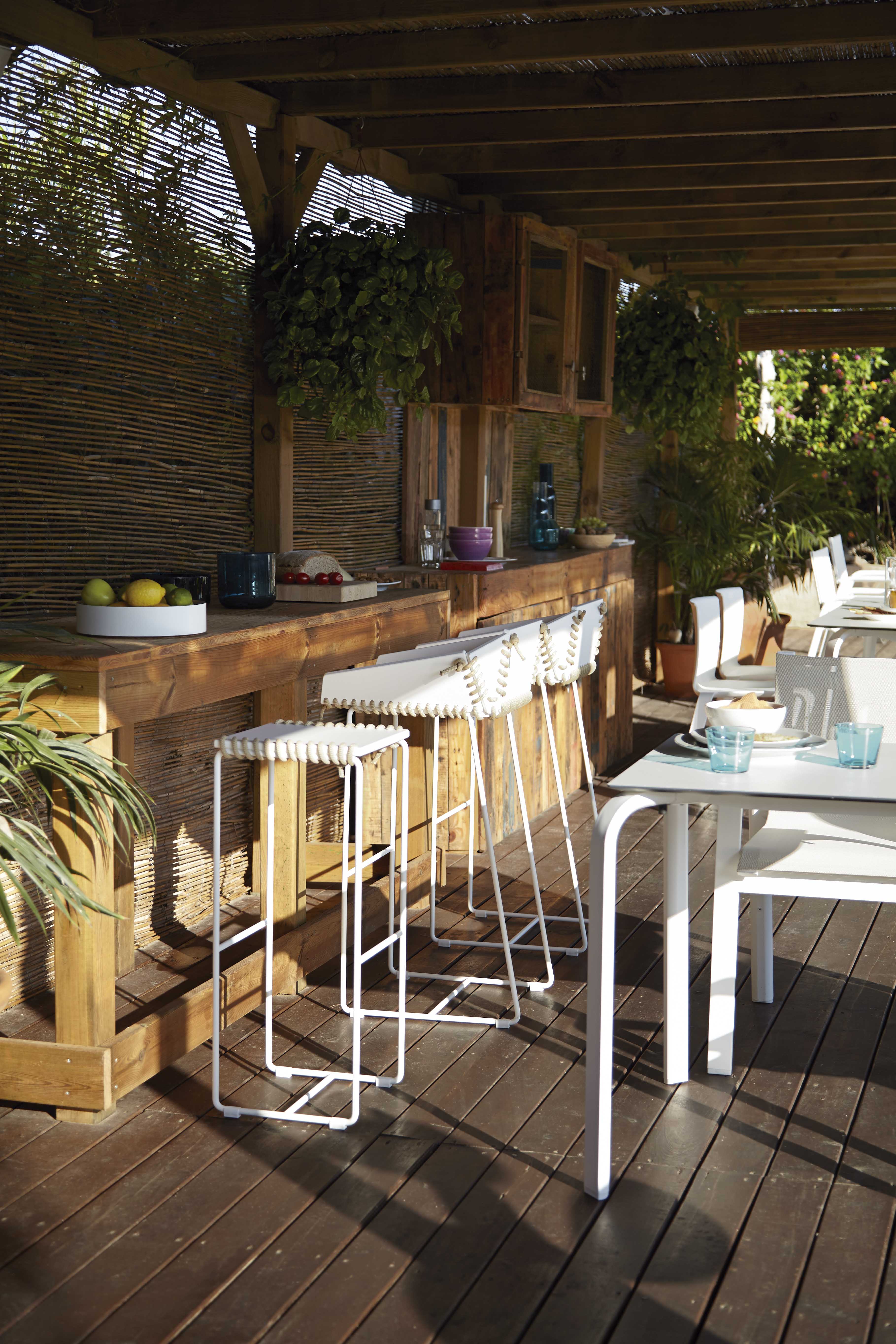 Gandia Blasco | Textile hoher Barhocker mit Lehne