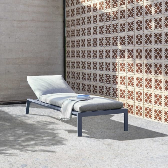 Gandia Blasco Timeless Chaise Lounge in blau/grau