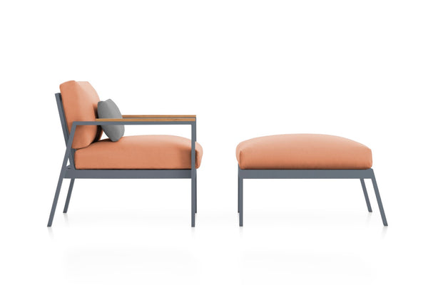 Gandia Blasco Timeless stool for lounge chair