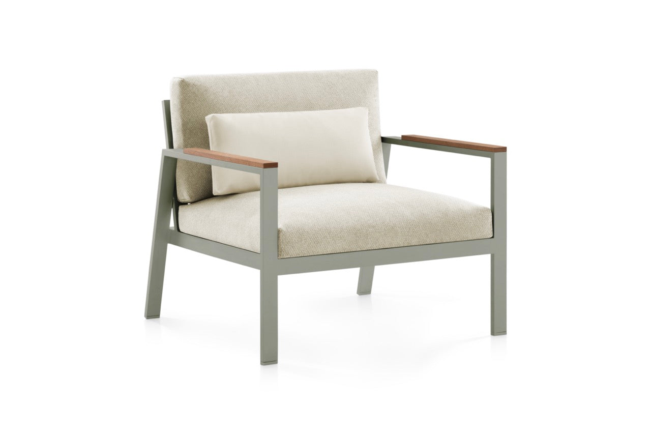Gandia Blasco Timeless Lounge Chair