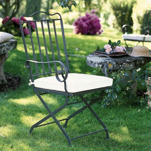 Unopiu Toscana Armstuhl im italienischem Garten